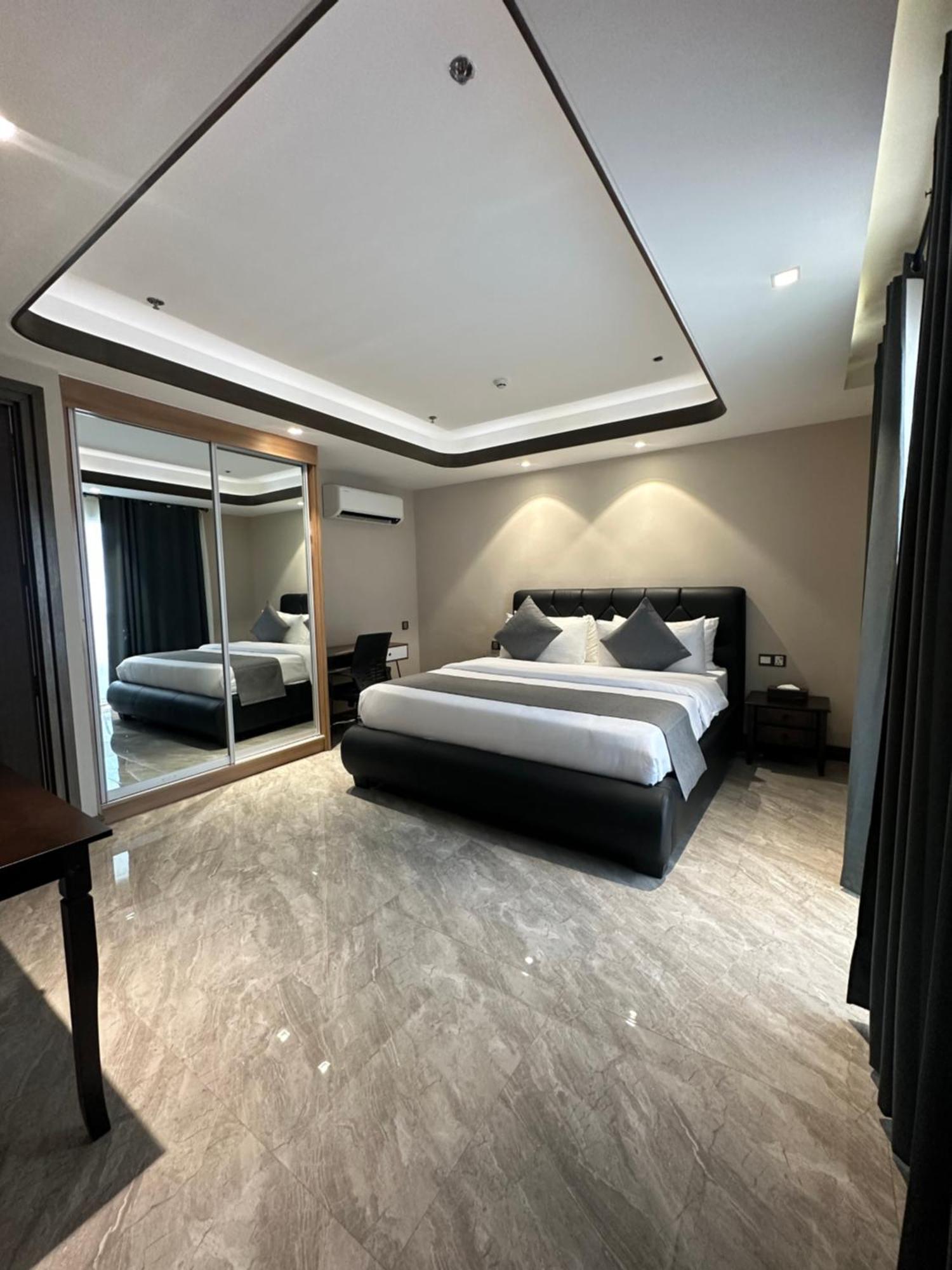 One Euphoria Luxe Hotel Angeles Exterior photo